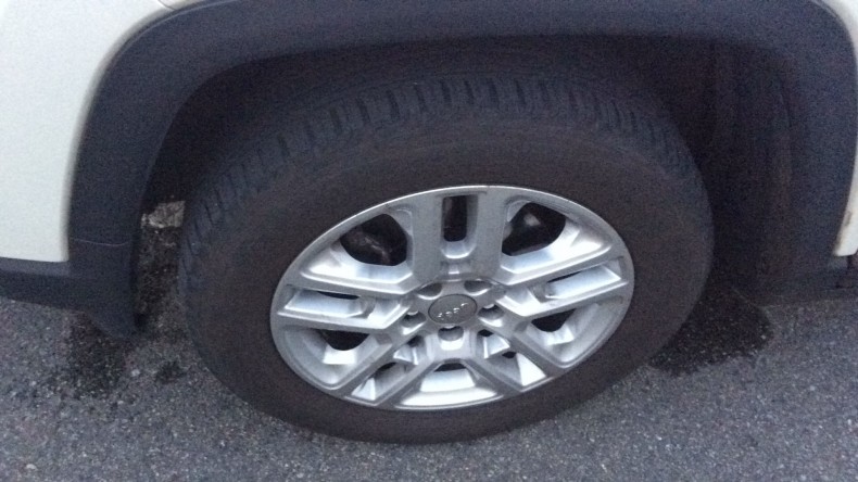 タイヤホイール前