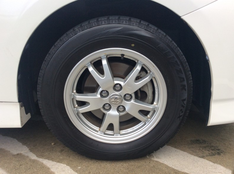 タイヤホイール前