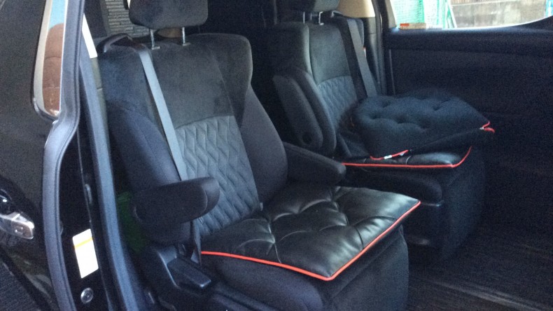 内装後方シート