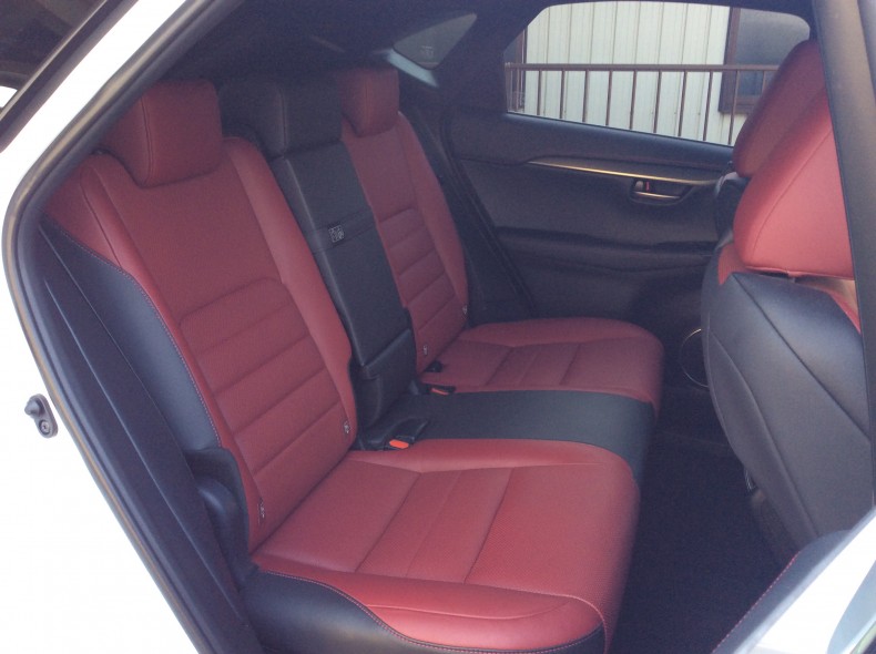 内装後方シート