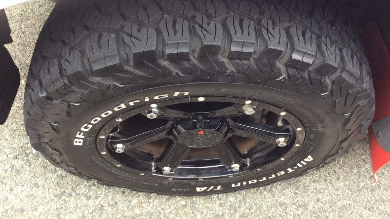 タイヤホイール前