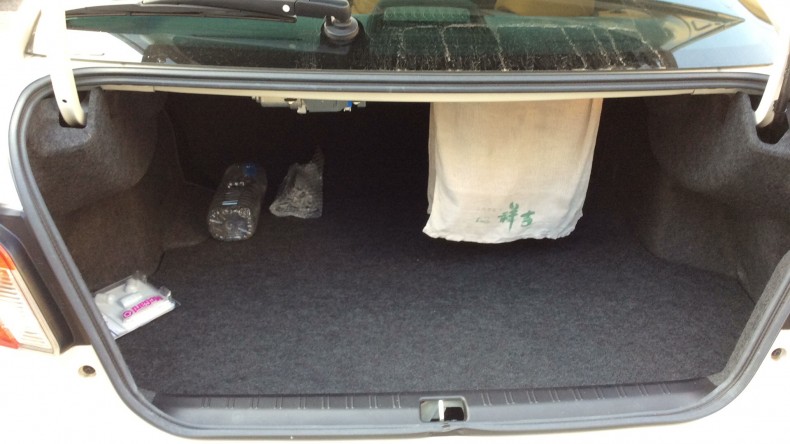 内装トランク