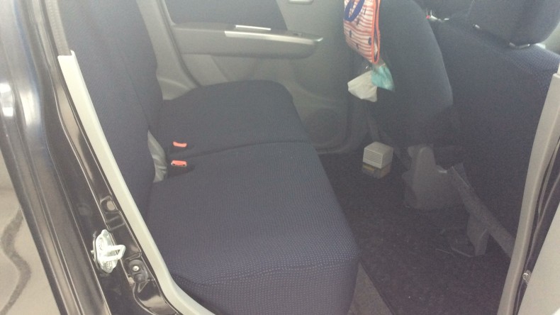 内装後方シート