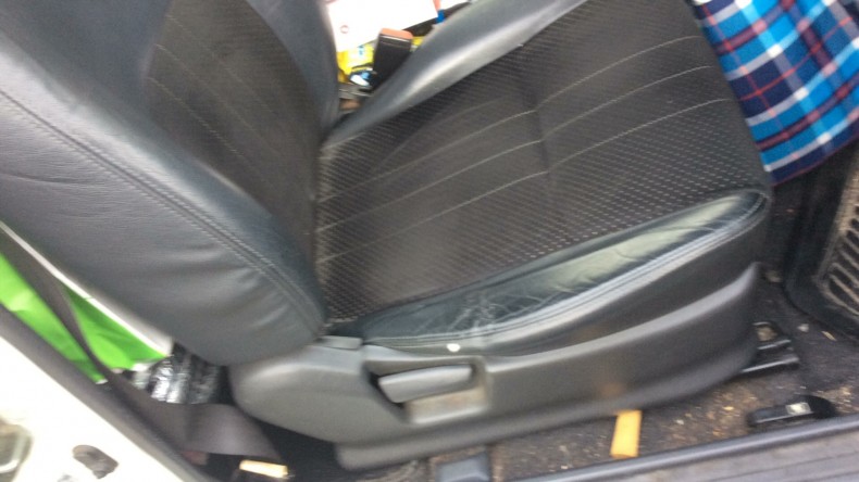 内装後方シート