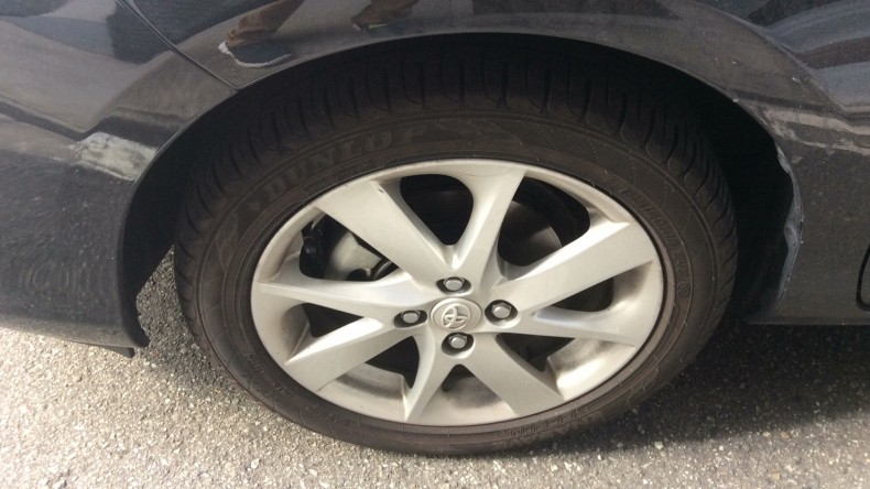 タイヤホイール前