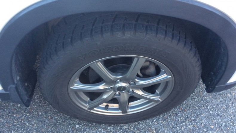 タイヤホイール前