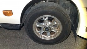 タイヤホイール前