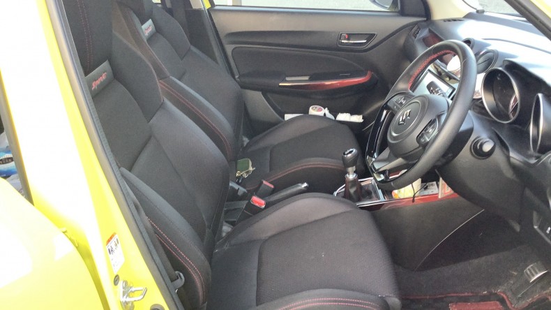 内装前方シート