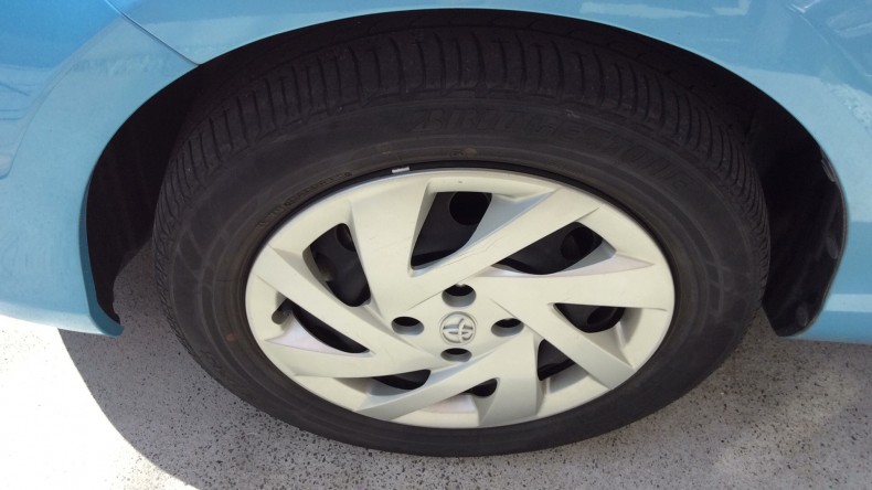 タイヤホイール前