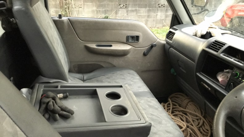 内装後方シート