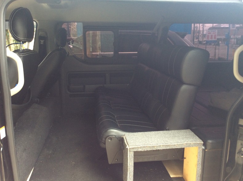 内装後方シート