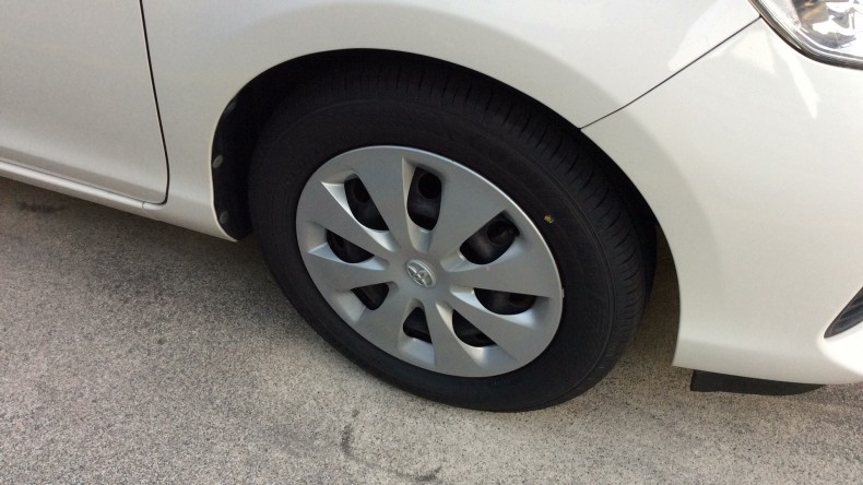 タイヤホイール前