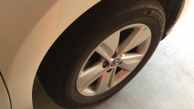 タイヤホイール前