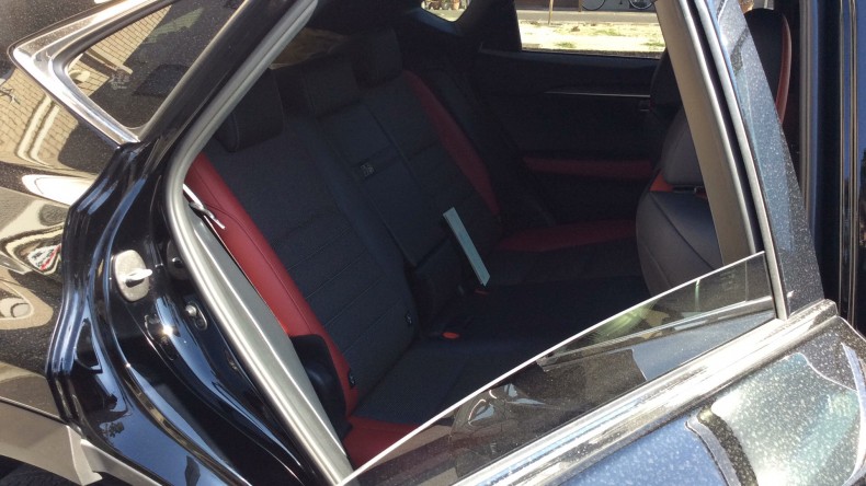 内装後方シート