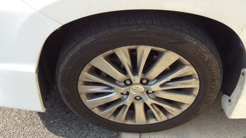 タイヤホイール前