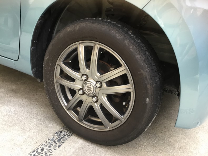 タイヤホイール前