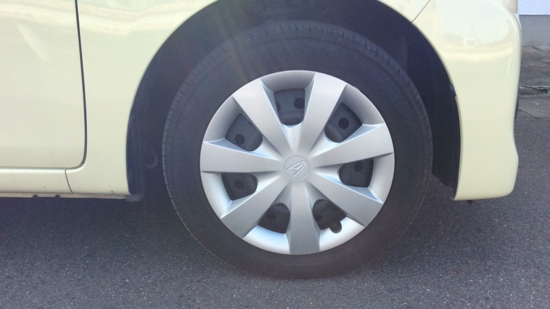 タイヤホイール前