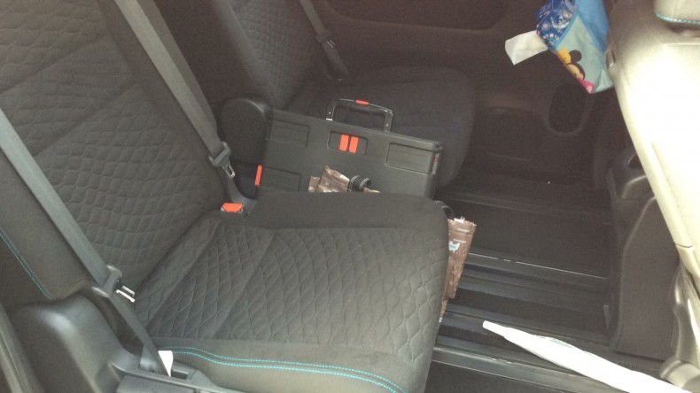 内装後方シート