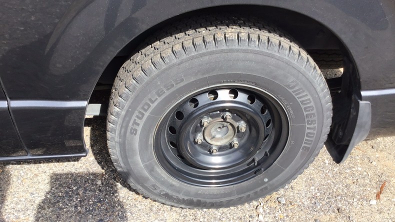 タイヤホイール前