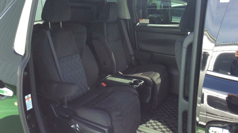 内装後方シート