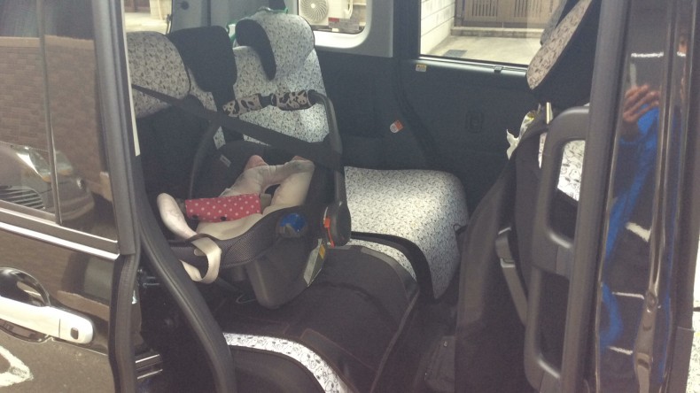 内装後方シート