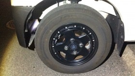 タイヤホイール前