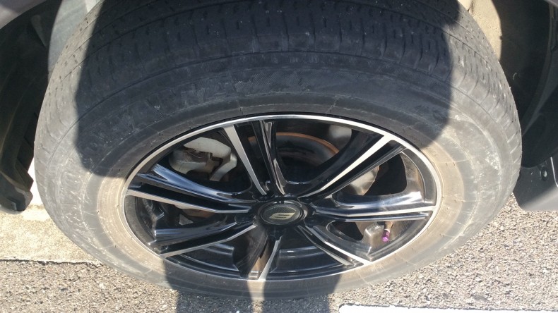 タイヤホイール前