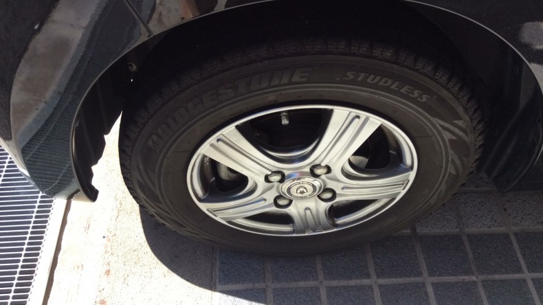 タイヤホイール前