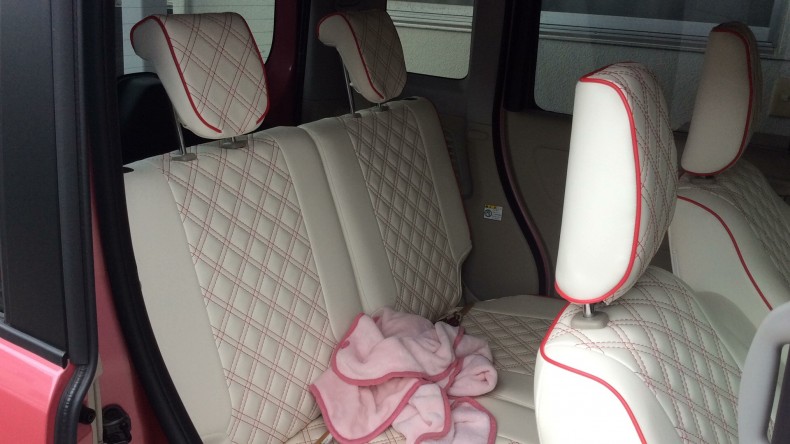 内装後方シート