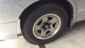 タイヤホイール前