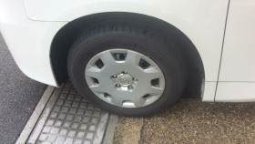 タイヤホイール前