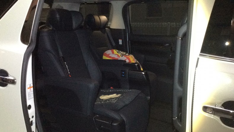 内装後方シート