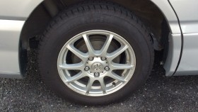 タイヤホイール前