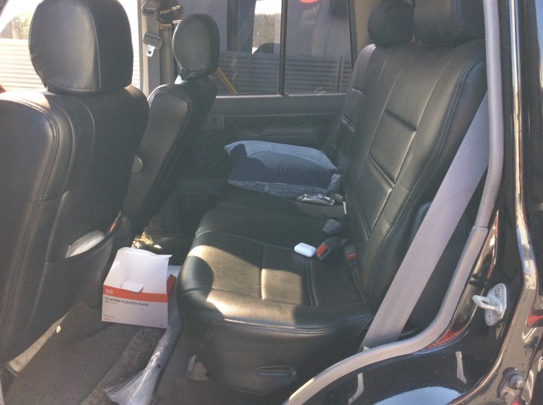 内装後方シート