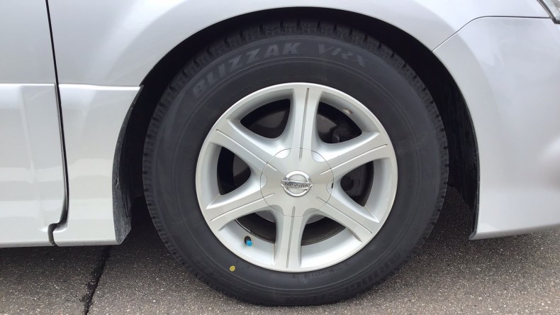 タイヤホイール前