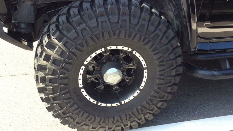 タイヤホイール前