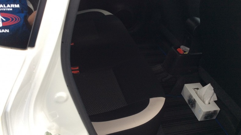 内装後方シート