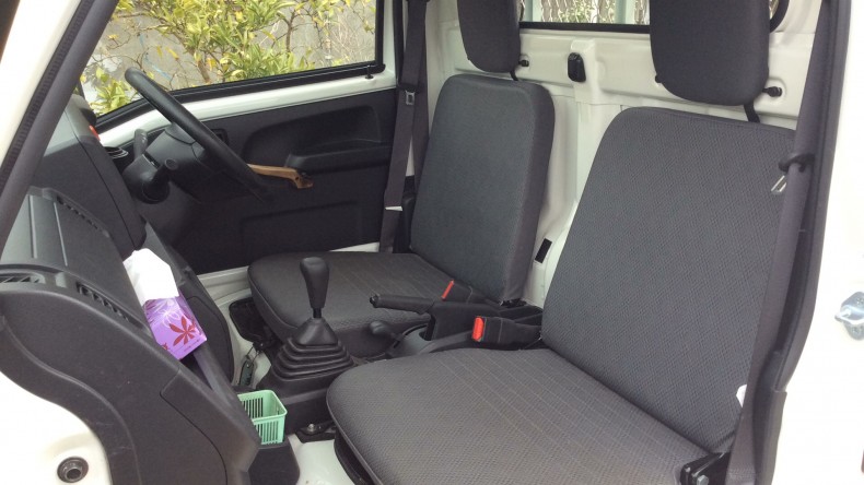 内装後方シート