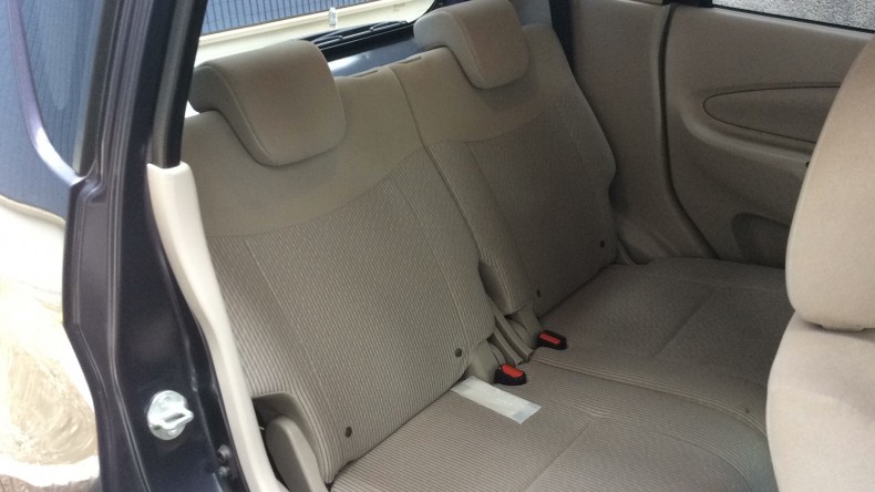 内装後方シート