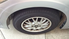 タイヤホイール前