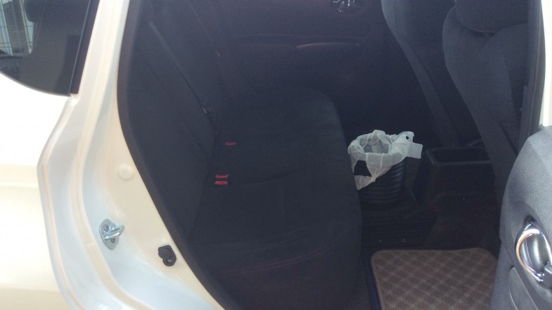 内装後方シート