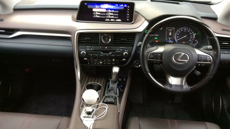 内装インパネ全体