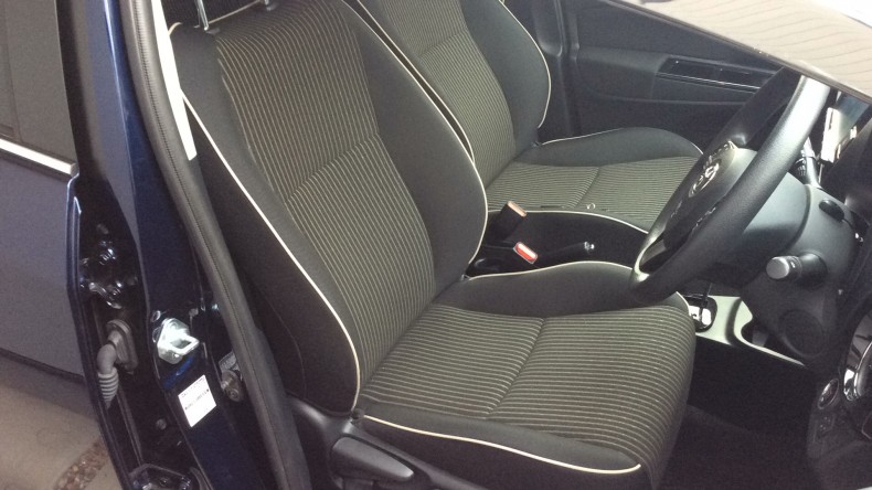 内装前方シート