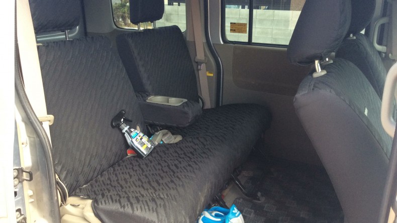 内装後方シート