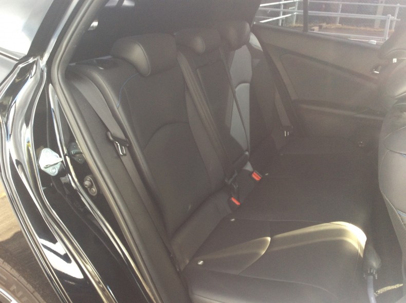 内装後方シート