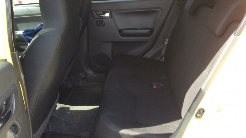 内装後方シート