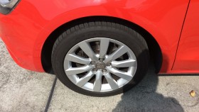 タイヤホイール前