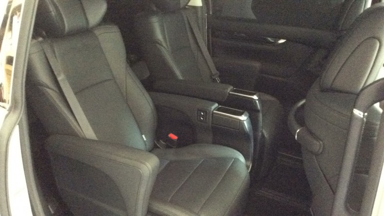 内装後方シート