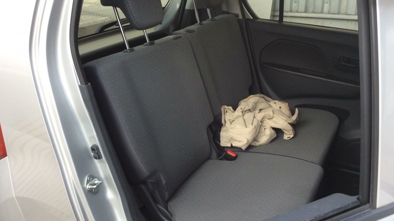 内装後方シート