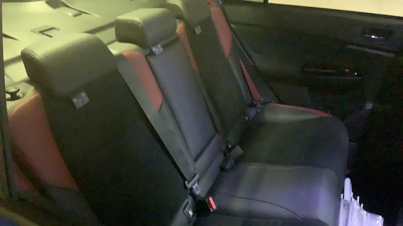 内装後方シート